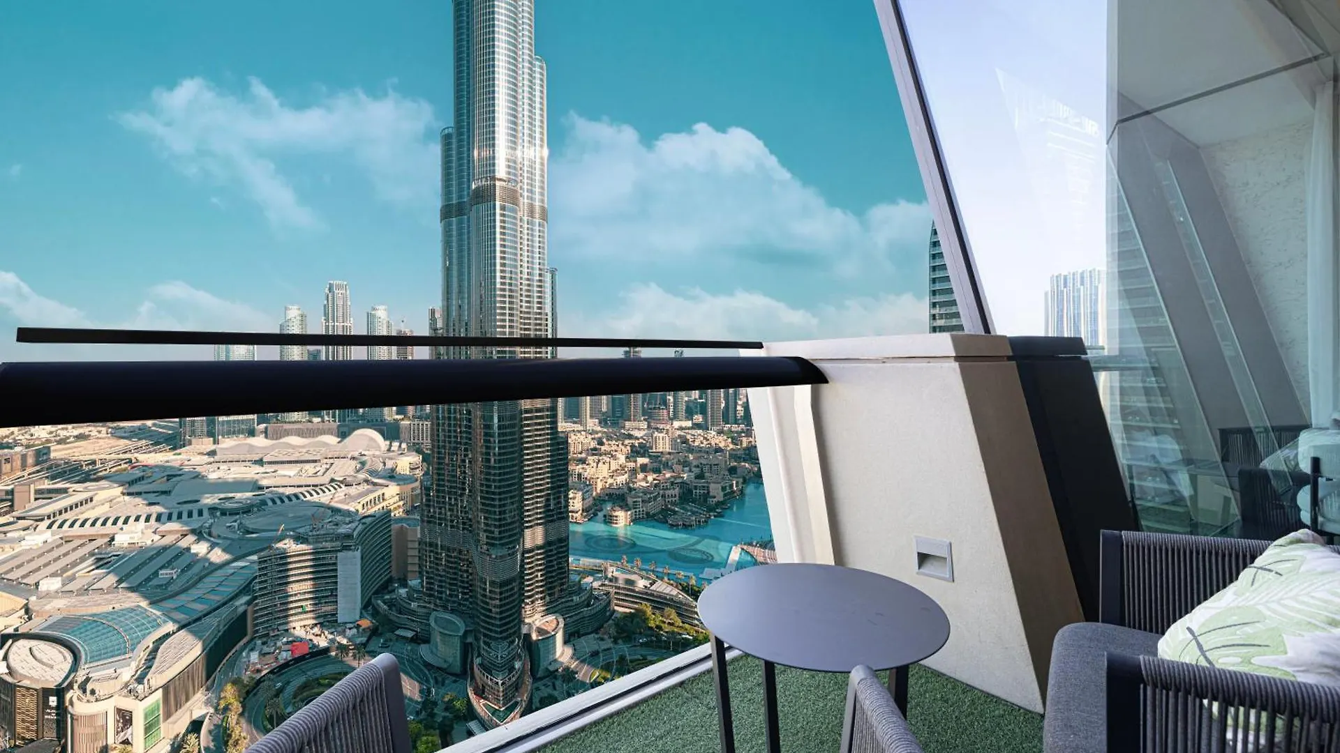 Brand-New 4Br Luxury Apartment With Burj Khalifa View And Direct Dubai Mall Access - Ps5 Included