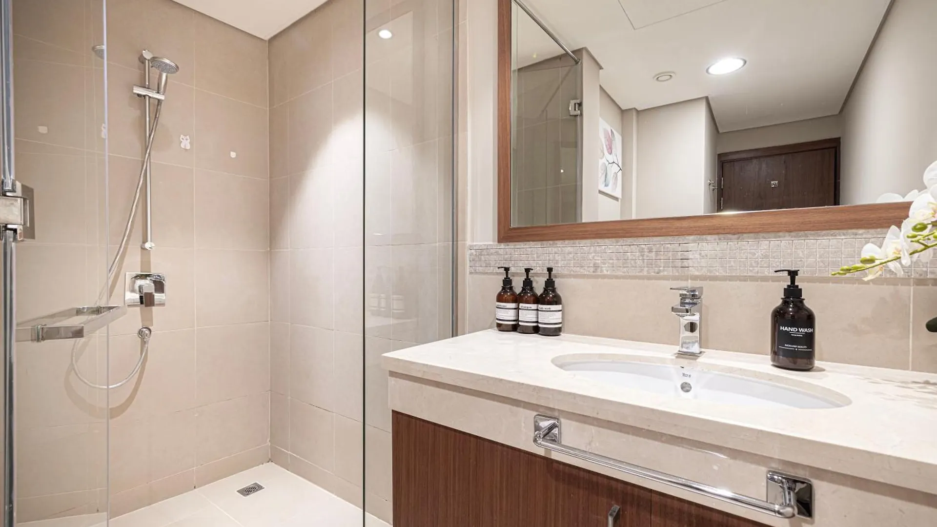 Brand-New 4Br Luxury Apartment With Burj Khalifa View And Direct Dubai Mall Access - Ps5 Included