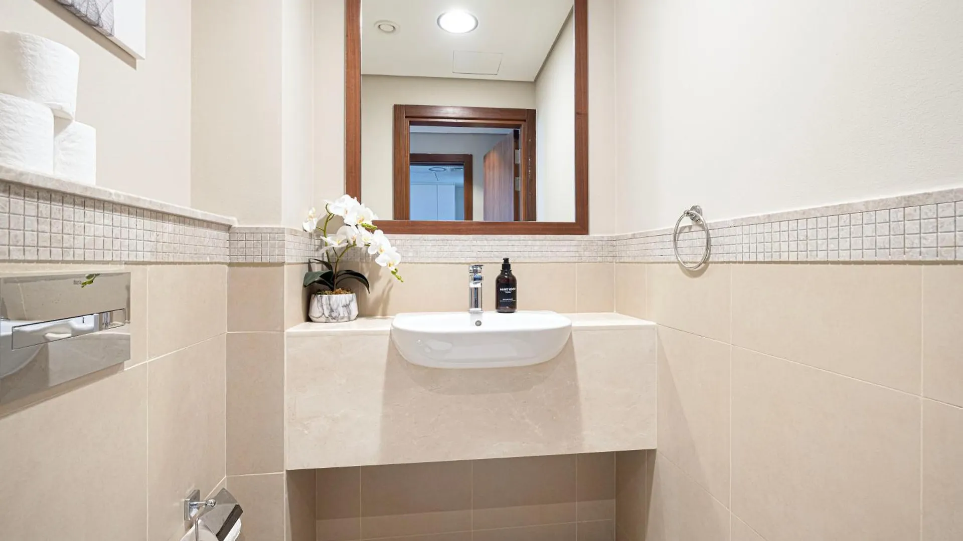 Brand-New 4Br Luxury Apartment With Burj Khalifa View And Direct Dubai Mall Access - Ps5 Included