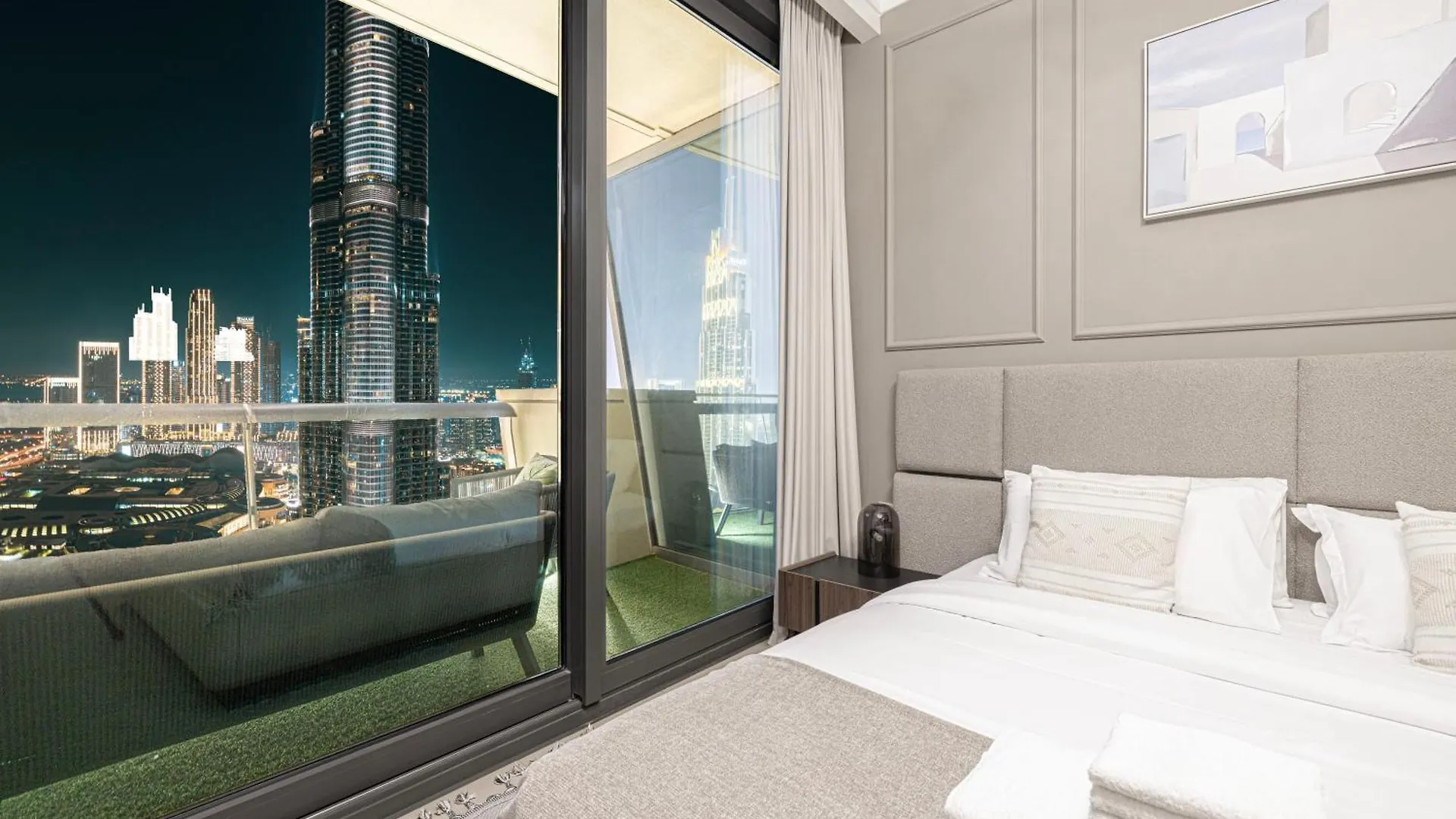 Brand-New 4Br Luxury Apartment With Burj Khalifa View And Direct Dubai Mall Access - Ps5 Included 0*,