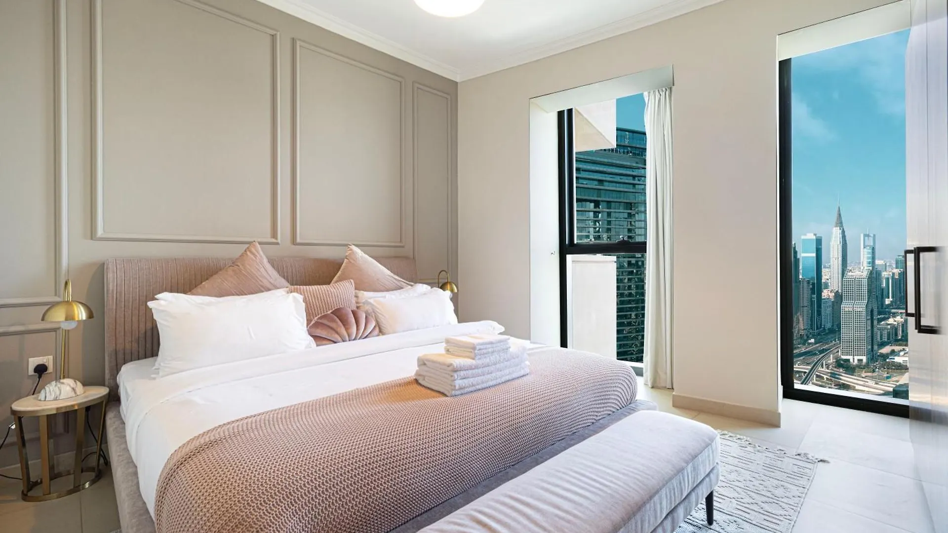 Brand-New 4Br Luxury Apartment With Burj Khalifa View And Direct Dubai Mall Access - Ps5 Included 0*,