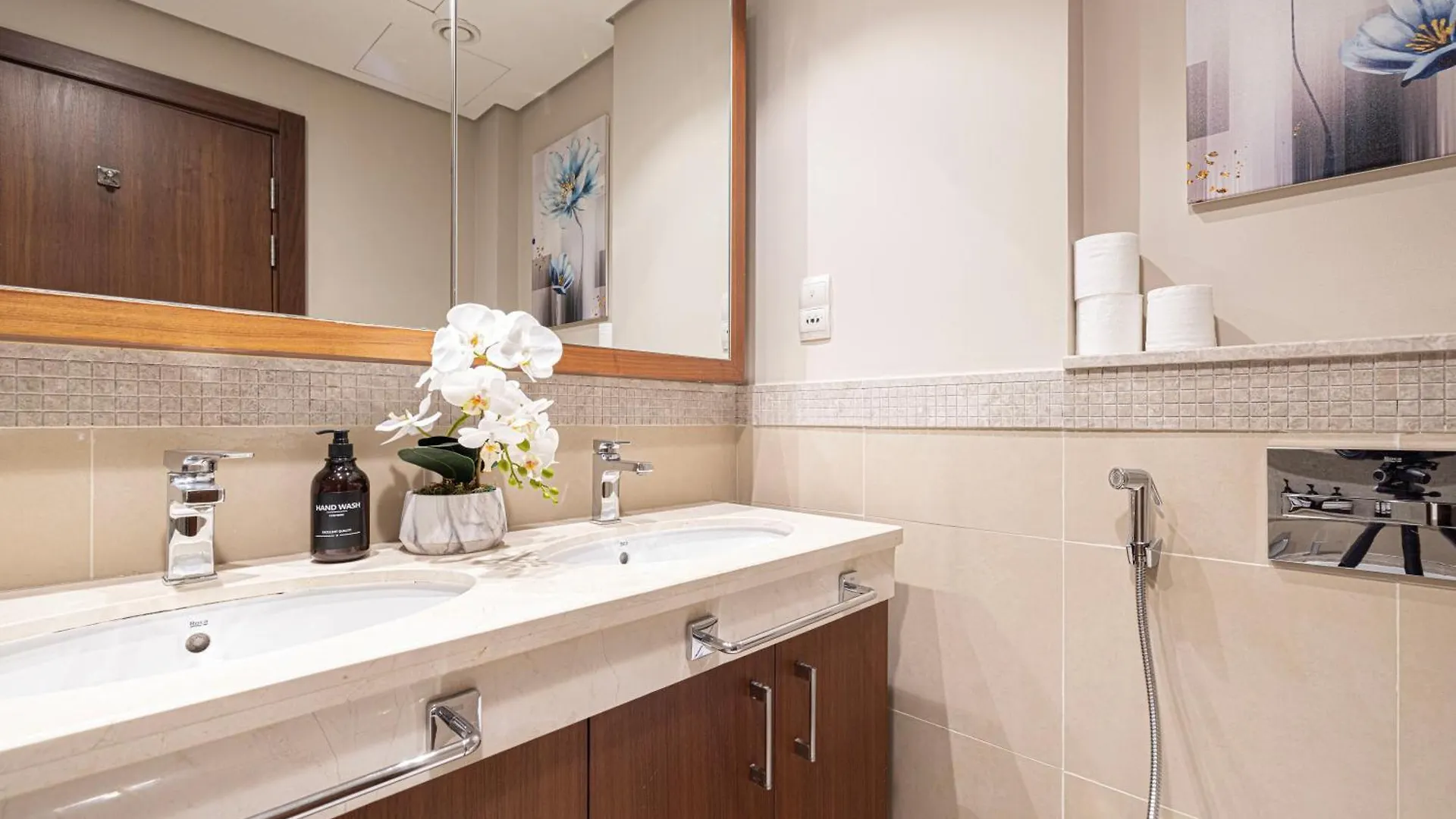 Brand-New 4Br Luxury Apartment With Burj Khalifa View And Direct Dubai Mall Access - Ps5 Included